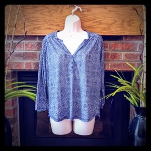 H&M Navy and white 3/4 sleeve high low top size M